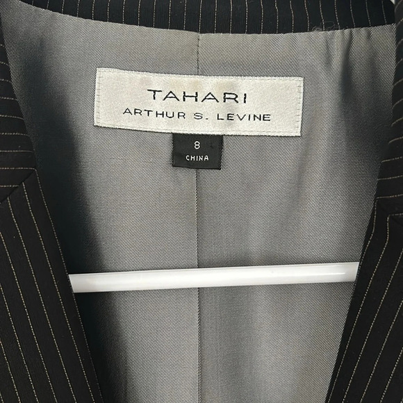 Tahari black pinstripe blazer size 8 career - Picture 4 of 7